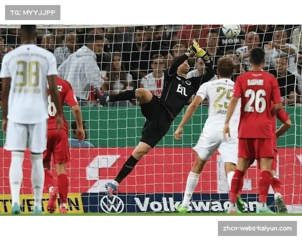 本轮德甲战术亮点:边中结合成破密集防守利器